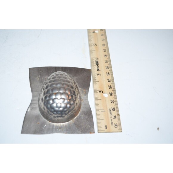 Vtg Chocolate Mold Easter Egg HALF Dragon Scales Reptile snake lizard - Picture 2 of 5